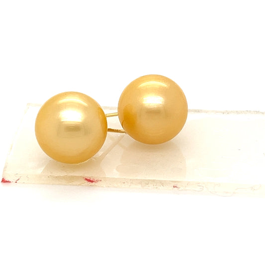 Gold Pearl studs