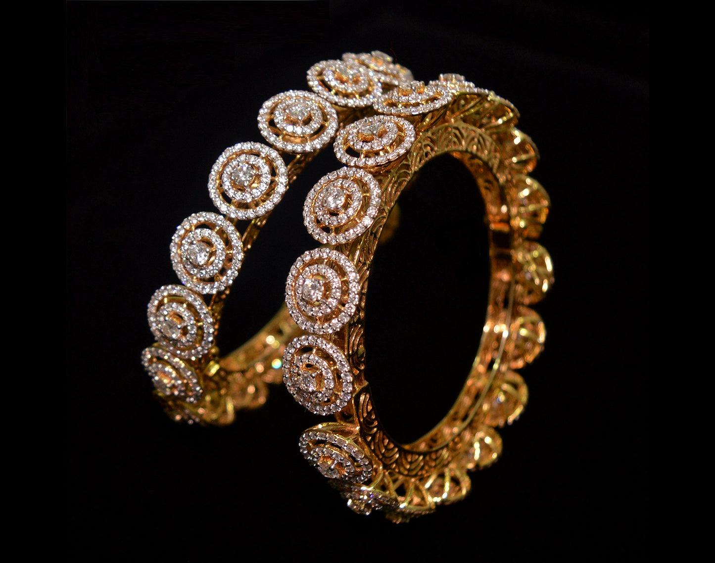 Royal 18k Diamond Studded Gold Bangle