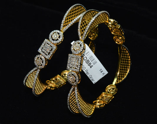 Regal 18k Contemporary Gold & Diamond Bangle
