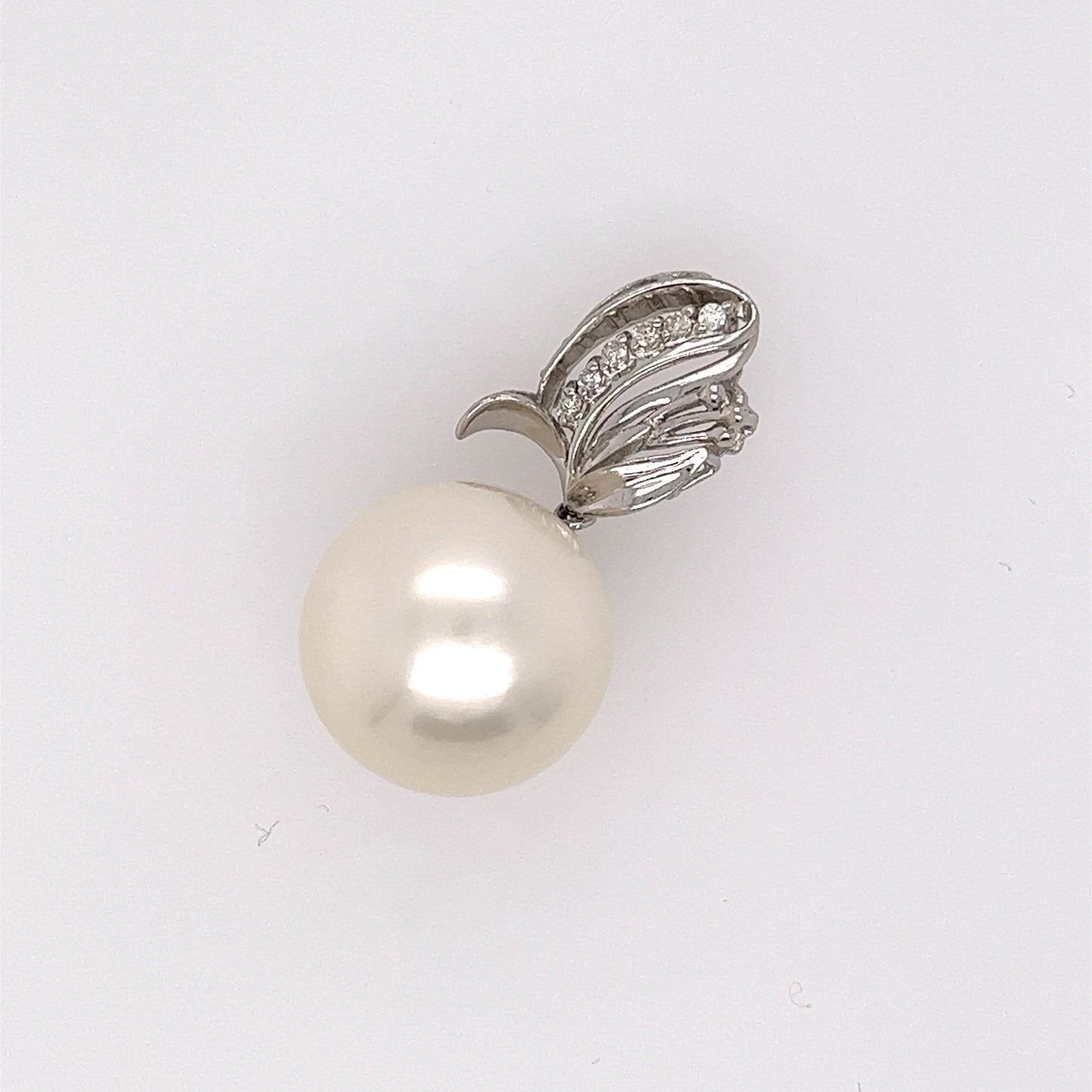 PT900 Dangling Pearl Pendant