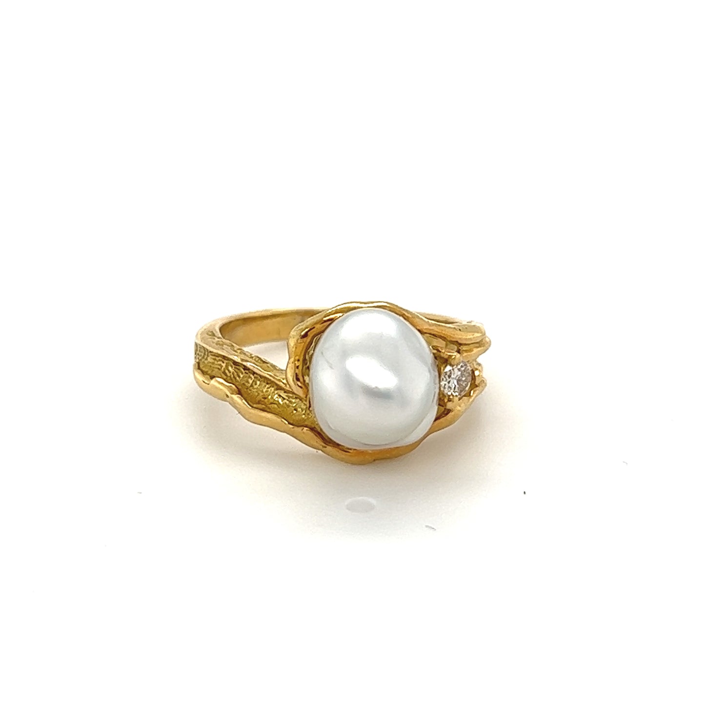 K18 Exotic Pearl Ring