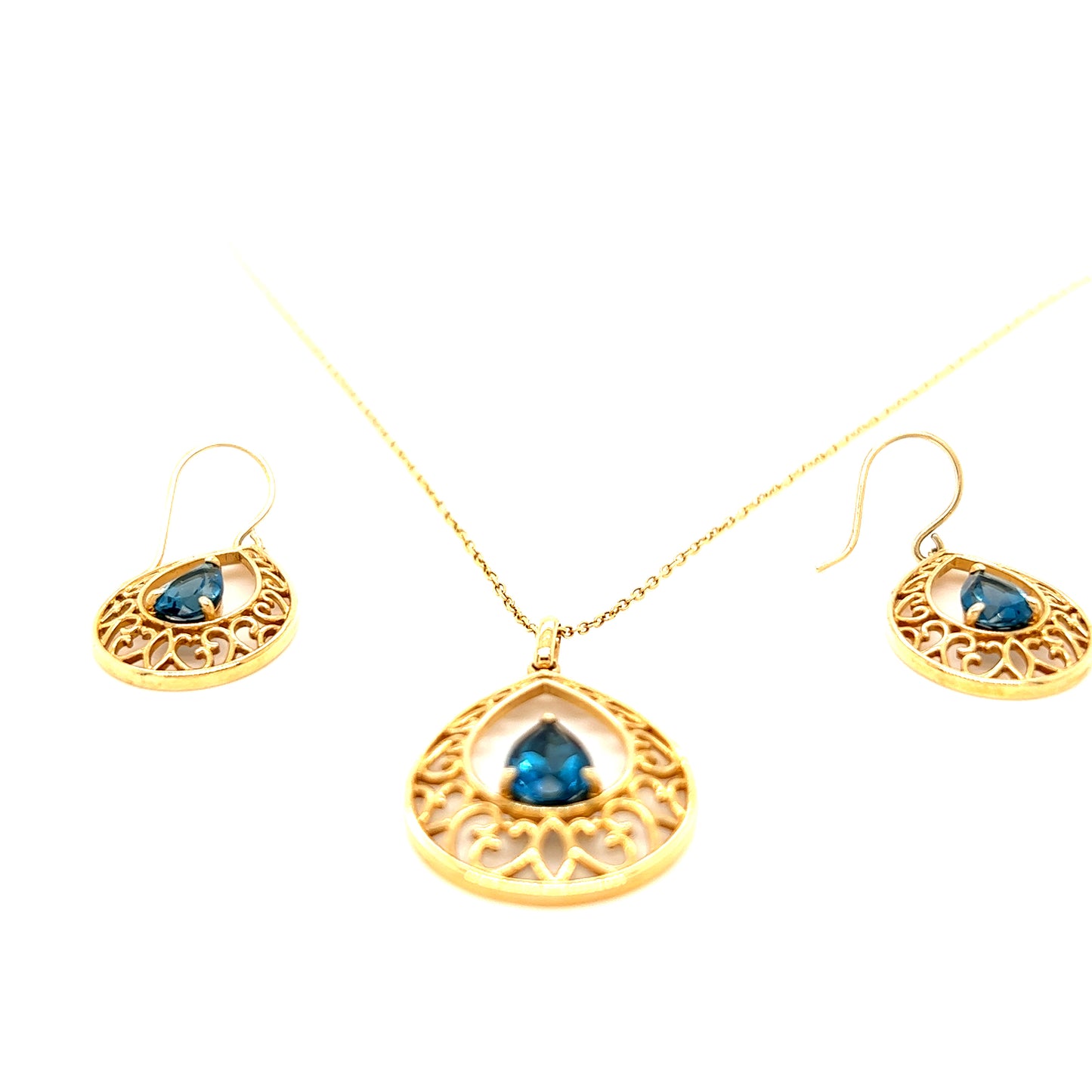 Aqua yellow gold pendant set
